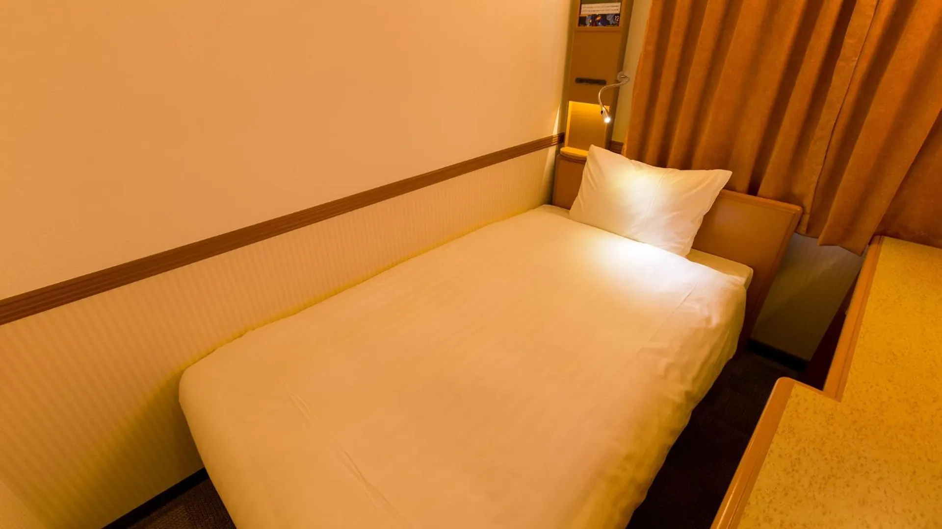Toyoko Inn Yokohama Sakuragicho 3*, Yokohama (Kanagawa)